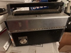 Zenith Transoceanic Royal 3000 Multiband All Transistor Radio & Log Book