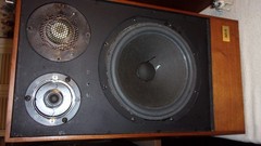 AR – 11 Speakers – Very Fine