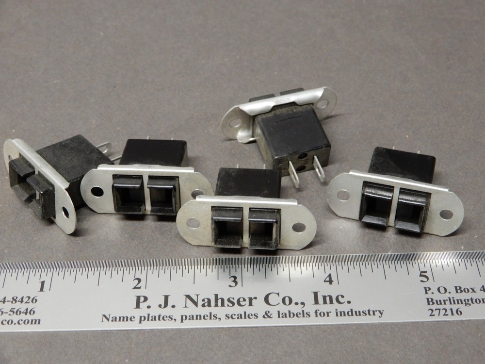 Unknown Brand Panel Mount Auxiliary 110 Volt Amplifier Socket 1 1/8 Between Cent