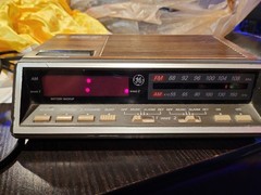 Vintage GE Model 7-4616B Two Wake Times FM/AM Alarm Clock Radio Works Great