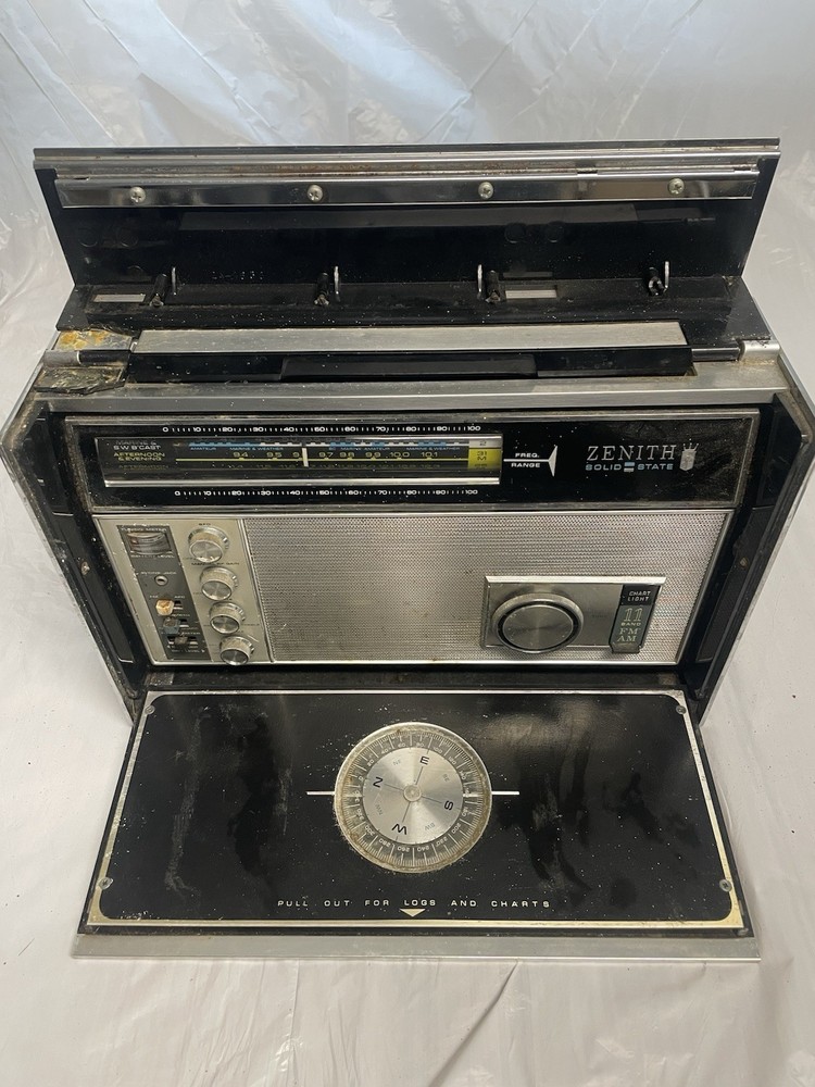 Vintage Zenith Trans-Oceanic Royal D7000Y