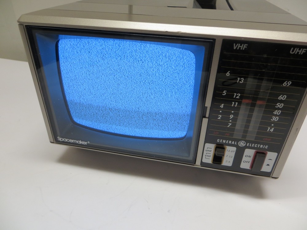 GE Spacemaker 7-7130A 1986 Portable TV B/W Vintage Unit ONLY New