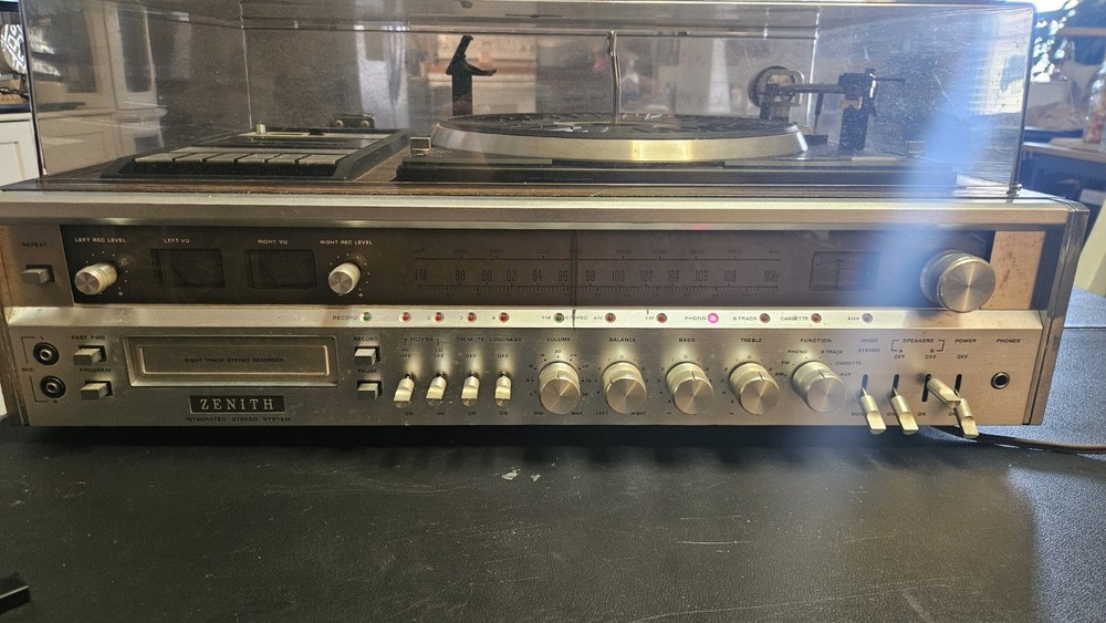 Nice Vintage Zenith IS-4081 Stereo Integrated All-in One System