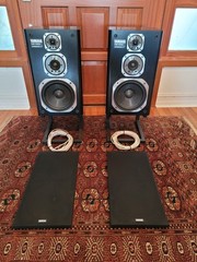 YAMAHA NS-100 Vintage Speakers w/ Stands – Original Owner – Mint Condition