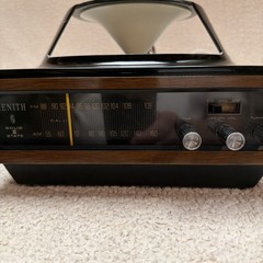 Vintage Zenith AM/FM Solid State Table Radio Mid Century Woodgrain Tested Works
