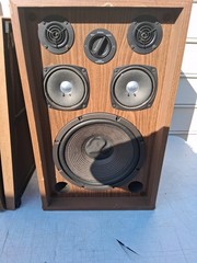 Vintage Kenwood KL-555D 100 W 3-Way 5 Speaker System w/Grills in Reflex Cabinets