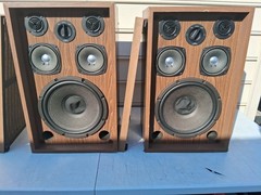 Vintage Kenwood KL-555D 100 W 3-Way 5 Speaker System w/Grills in Reflex Cabinets