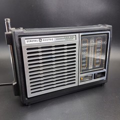 Vintage General Electric AM/FM Portable Radio Model 7-2820A Retro Tested