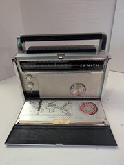 Vintage Zenith Trans-Oceanic AM-FM Multi-Band Royal 3000-1 Works Great