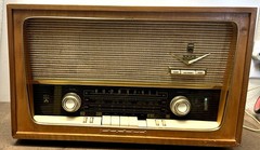 Vintage 1958 Grundig 2066 Tabletop Radio West Germany AM-FM-SW