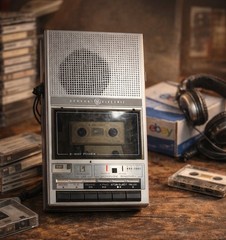 GENERAL ELECTRIC CASSETTE RECORDER MODEL 3-5157 3 WAY POWER – Works Great*