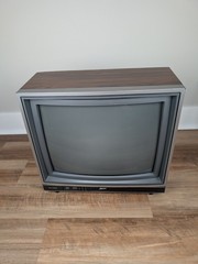 Vintage 19″ Zenith Space Command System Retro Gaming Wood Grain CRT TV 1989