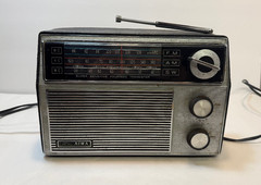 Vintage Aiwa AR-141 SolidState Multiwave Portable Radio