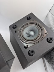 Zenith CV-2000 Surround Sound Speaker pair–Wall Mountable!! Original Box