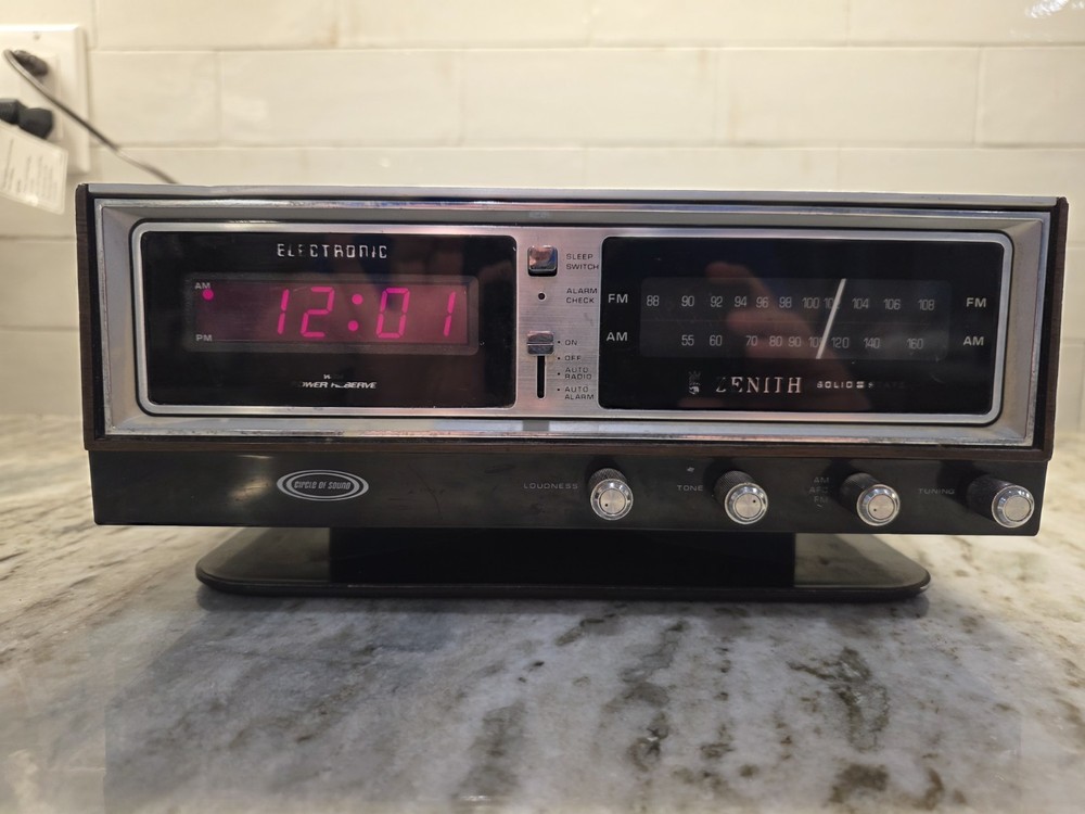 ZENITH H472W VINTAGE CIRCLE OF SOUND AM/FM ELECTRONIC CLOCK RADIO Working Tested