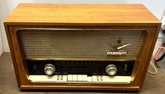 Vintage 1958 Grundig 2066 Tabletop Radio West Germany AM-FM-SW
