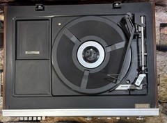 Panasonic SE-3509 Stereo with AM/FM Tuner, Vinyl Turntable and Cassette Player